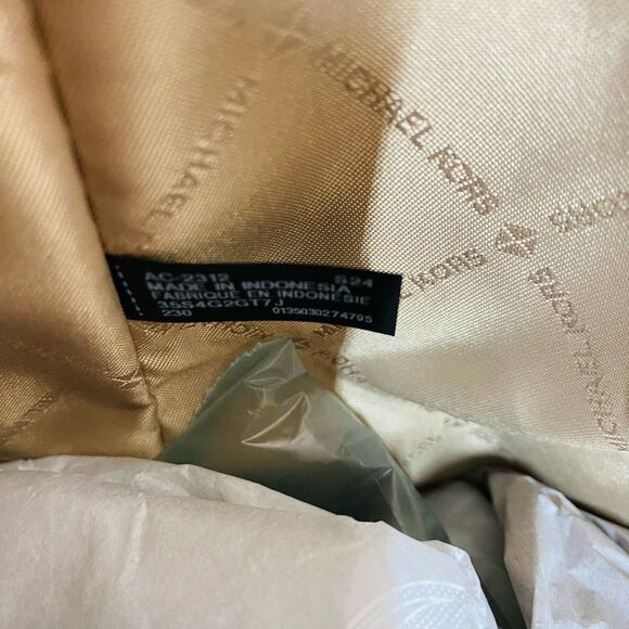 Michael Kors Women's Gilly Logo Jacquard Large Drawstring Travel Tote - Picture 10 of 11